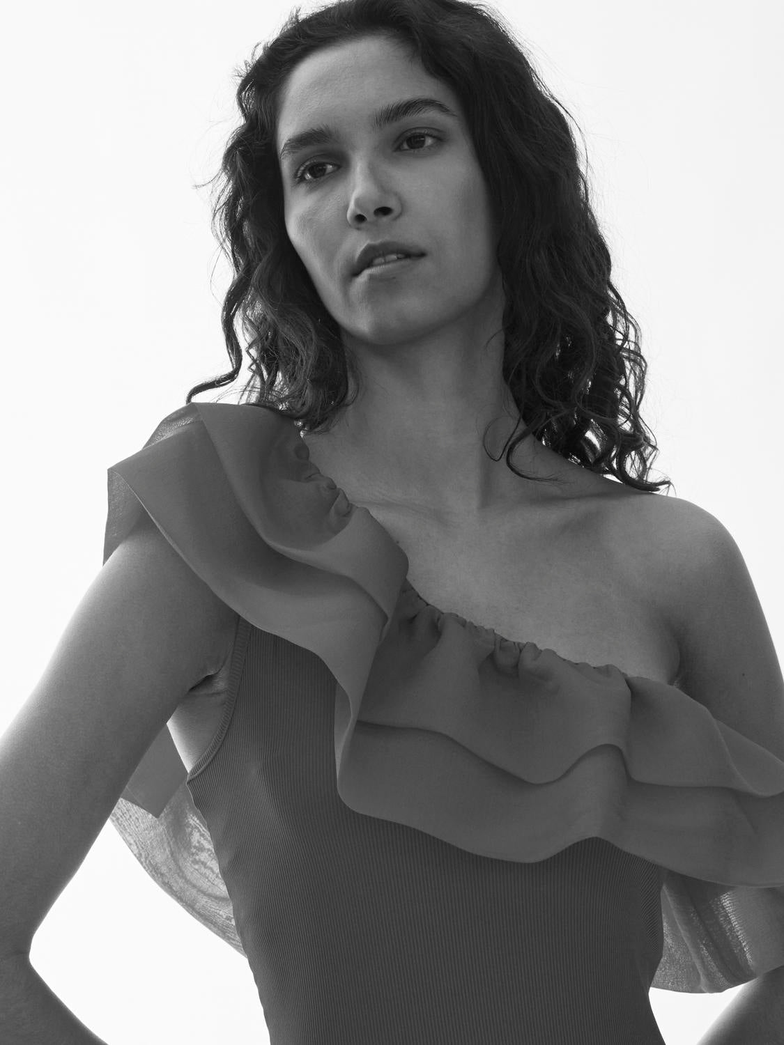 model_shot-creative